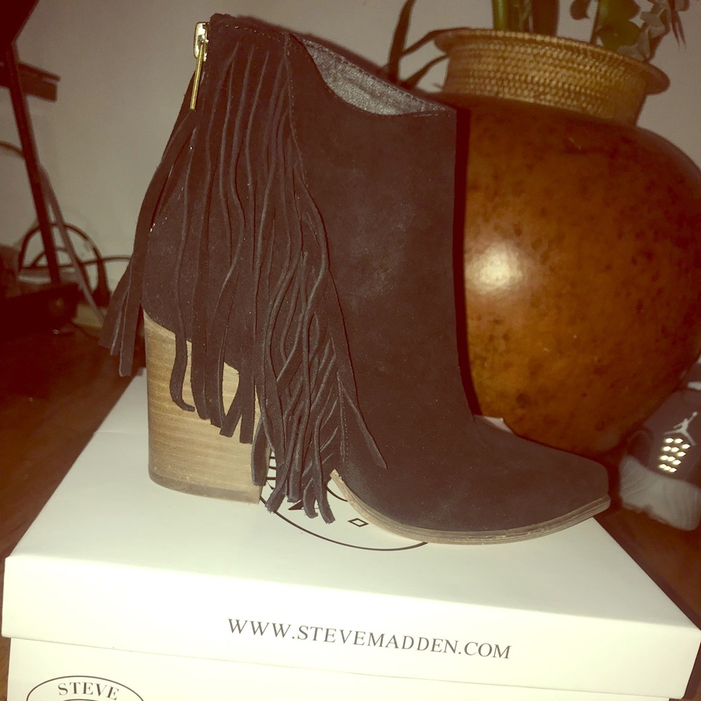 STEVE MADDEN COUNTRYY BOOTIES
